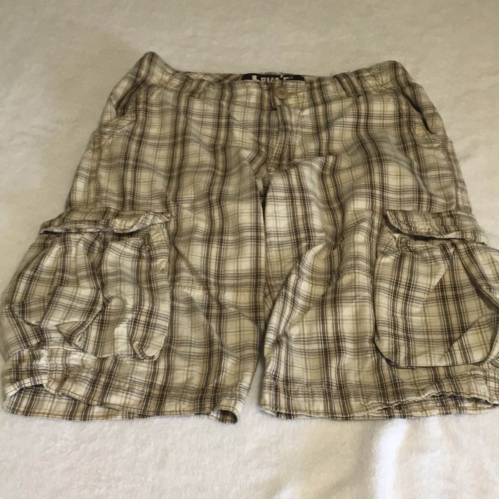 Levi’s possible vintage cream & brown plaid cargo shorts with big snap pockets